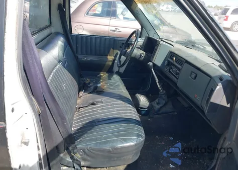 1989 Chevrolet S Truck S10 из США, поврежденный, VIN 1GCBS14E7K2270252